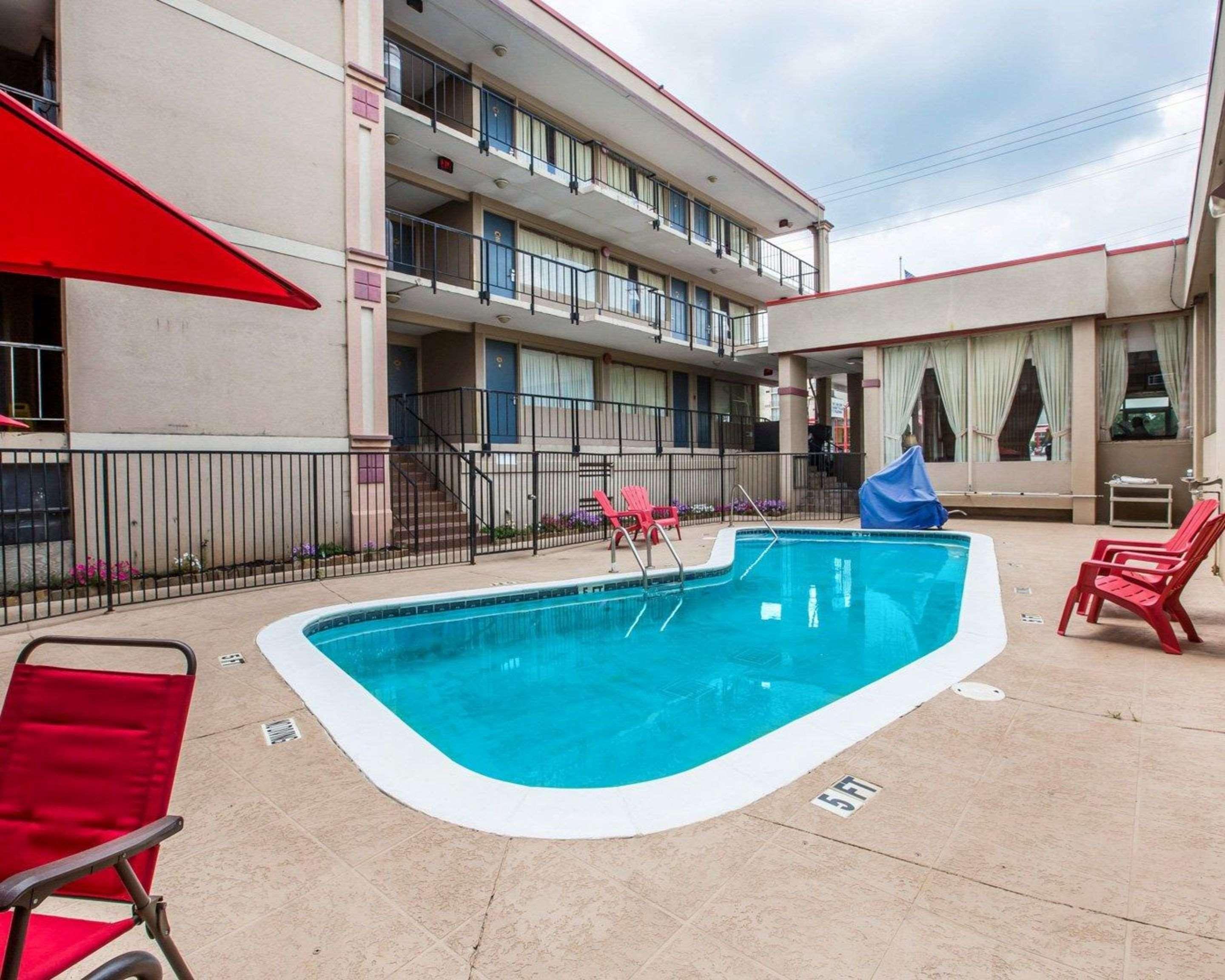 Econo Lodge Atlanta Exterior photo